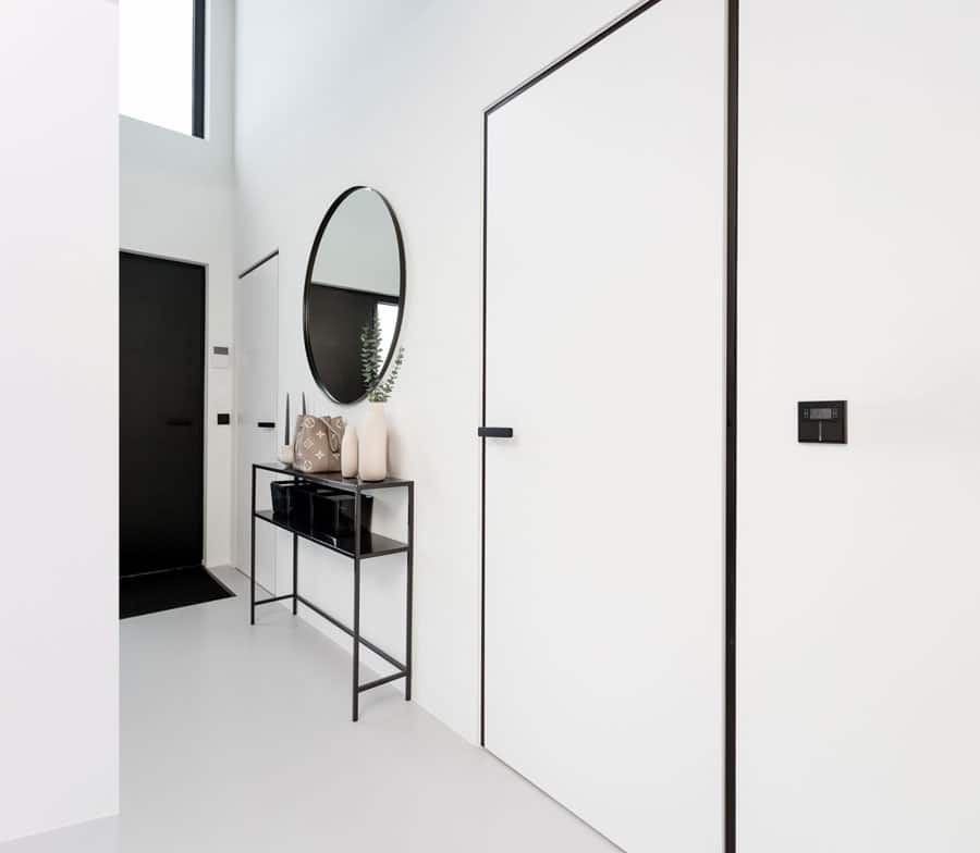 Einfamilienhaus – Wandbündige Tür